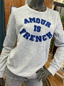 Sweat Amour is French Gris bleu 